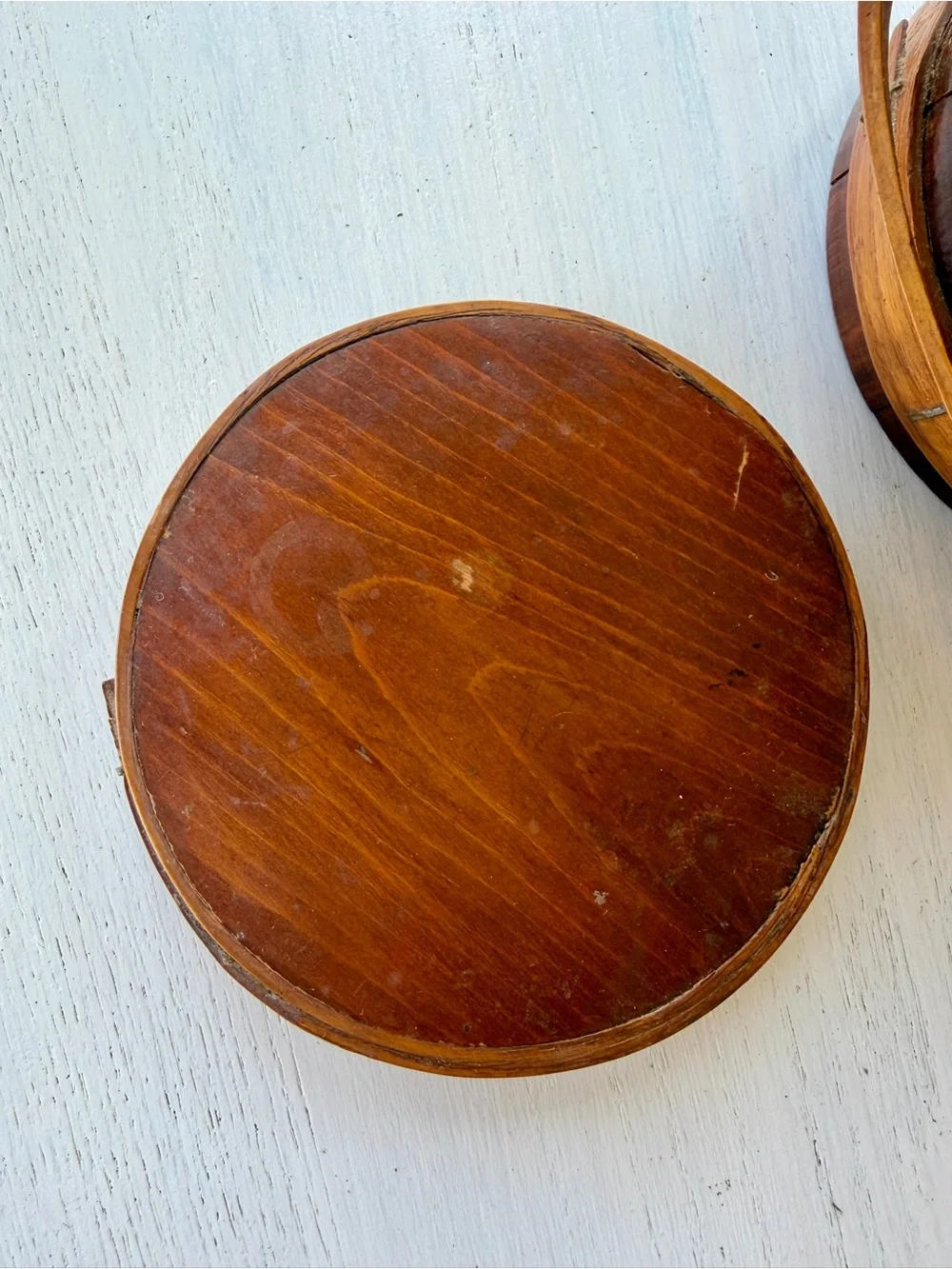 ANTIQUE, SMALL WOODEN FIRKIN BUCKET WITH ORIGINAL LID & BENTWOOD SWING HANDLE.